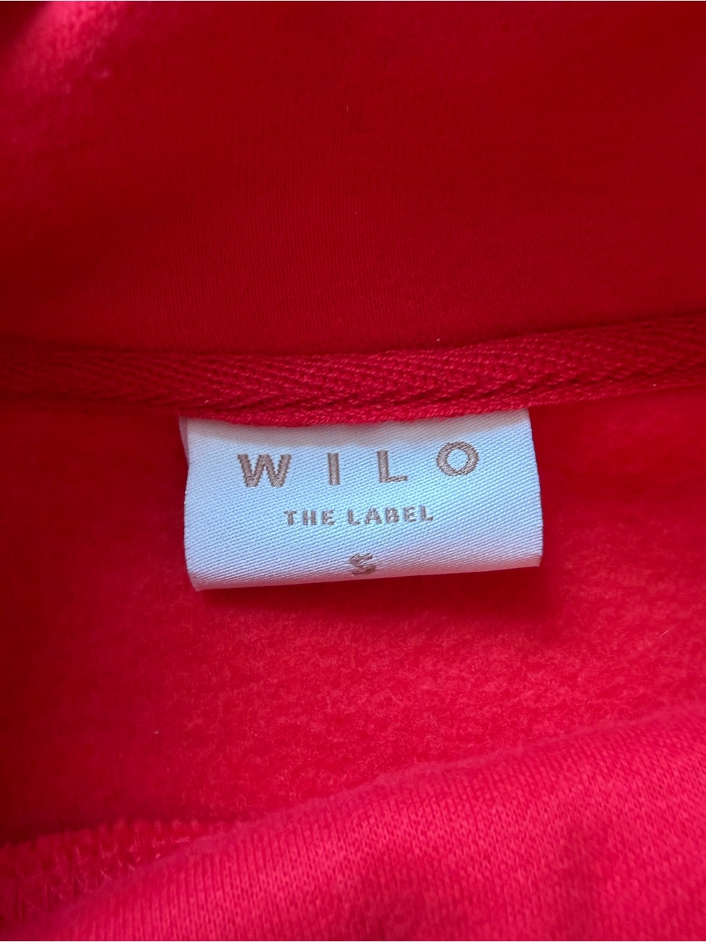 Sporty Wilo Active Red mock neck women’s Sweatshirt and Shorts Set size small - Picture 2 of 2